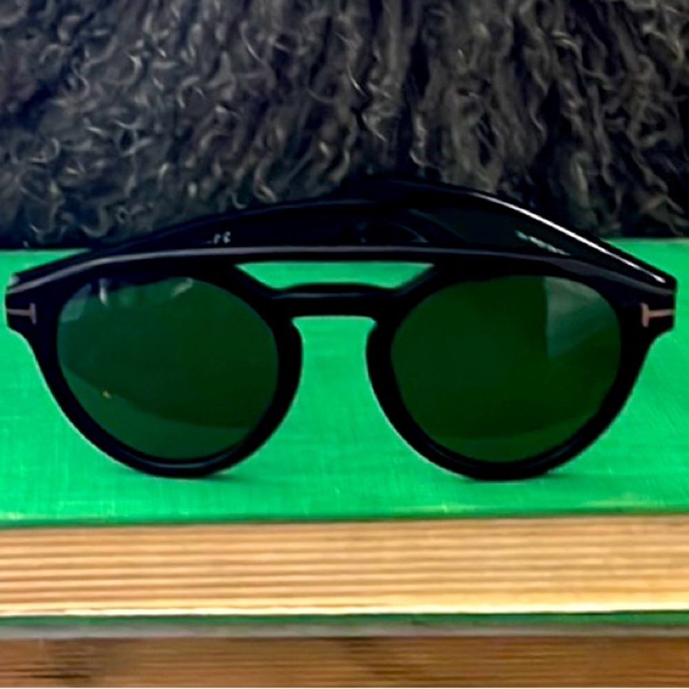 Tom Ford Clint sunglasses in black with deep green lense